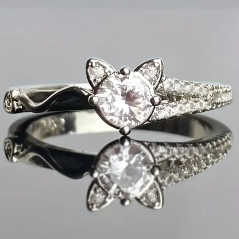 Ladies Bohemian Lab Created diamonds Cat Ring sz 6